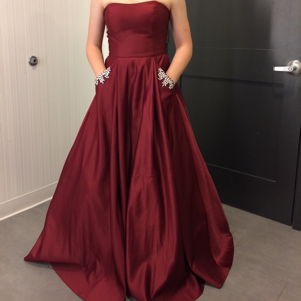 Prom Dress - Picture 3 of 8
